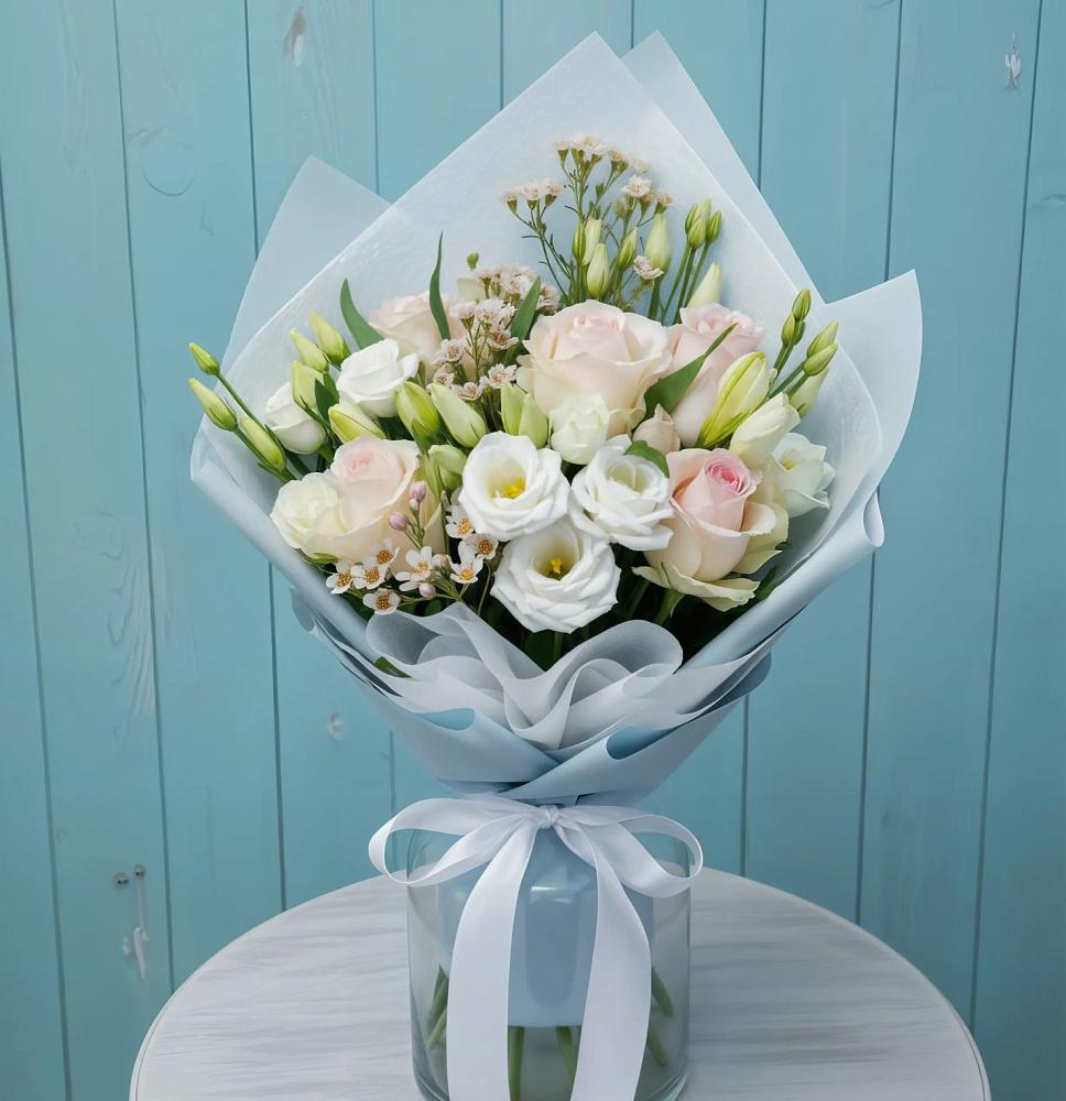 Букет цветов из: Розы и Лизиантусы во Власово