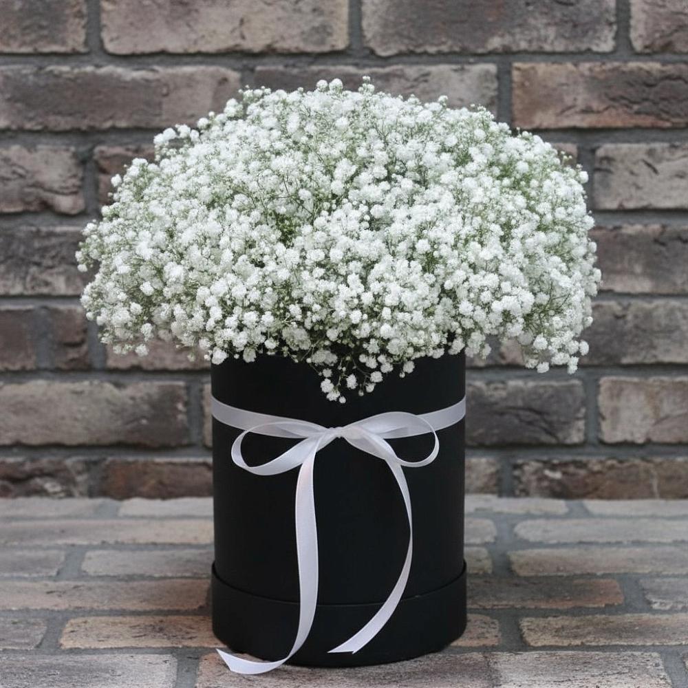 Цветочная композиция из Гипсофила в шляпной коробке во Власово