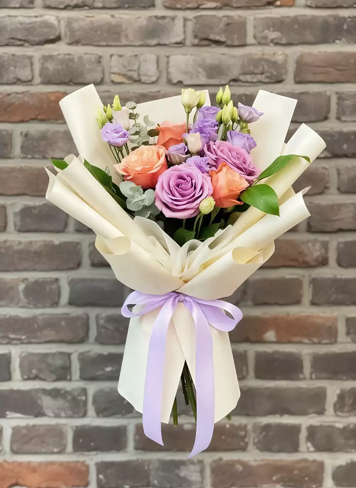 Букет цветов из: Лизиантусы и Розы во Власово