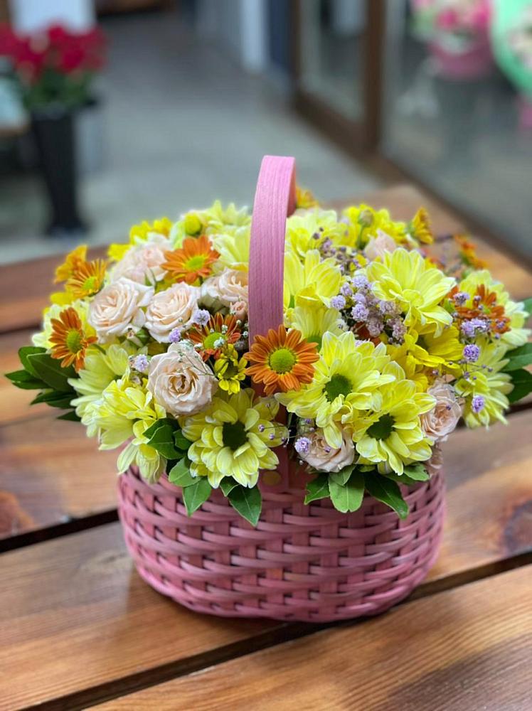 Цветочная композиция из Хризантемы и Розы в корзине во Власово