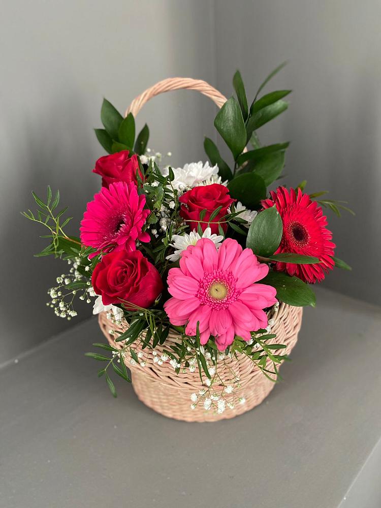 Цветочная композиция из Розы, Хризантемы и Герберы в корзине во Власово